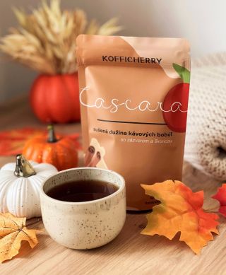 Farebné listy, zlaté slnečné lúče a všade navôkol tekvice… k dokonalej jesennej atmosfére chýba už len šálka našej cascary...